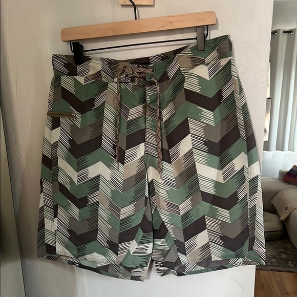 Patagonia Green and Brown Patterned swim trunks - Picture 1 of 4